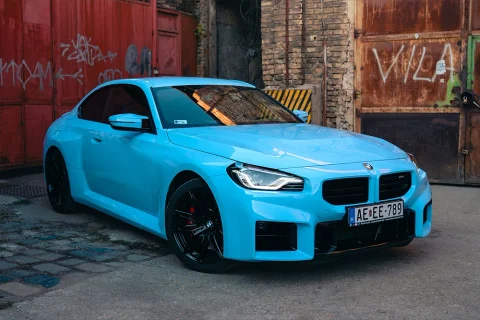 BMW M2 - Zandvoort Kék sportautóról készítettünk csodaszép képeket ipari környezetben