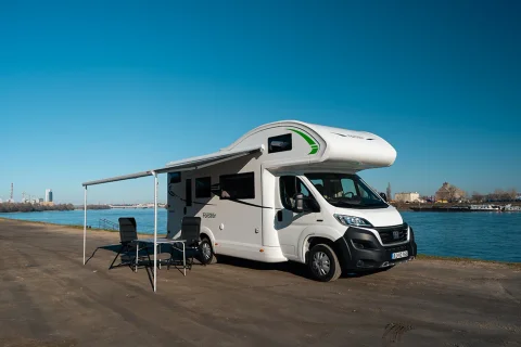 Fiat Ducato lakóautó – életmód-fotózás a kikötőben