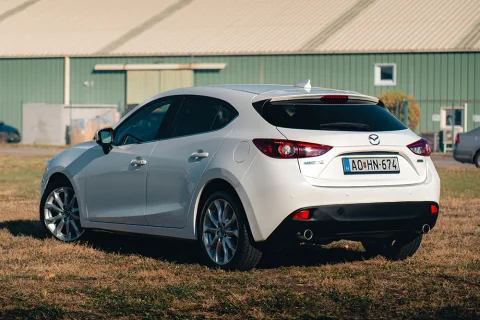 Mazda 3 - fotózás használt autó kereskedés számára