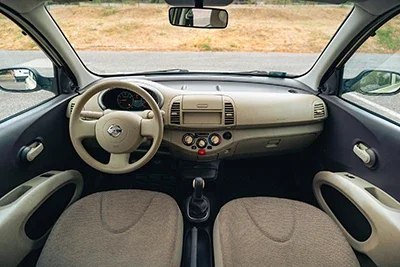 Nissan Micra beltérfotó hirdetéshez