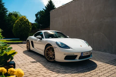Porsche Cayman használtautó fotózás külső fő kép