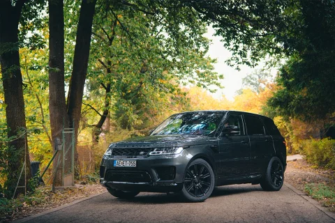 Range Rover SUV – terepjáró fotózás erdei környezetben