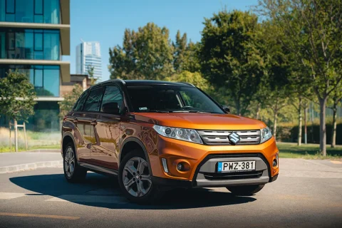 Suzuki Vitara használtautó fotózás külső fő kép