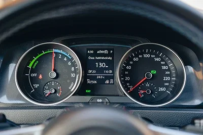 Volkswagen Golf GTE műszerfal fotó hirdetéshez